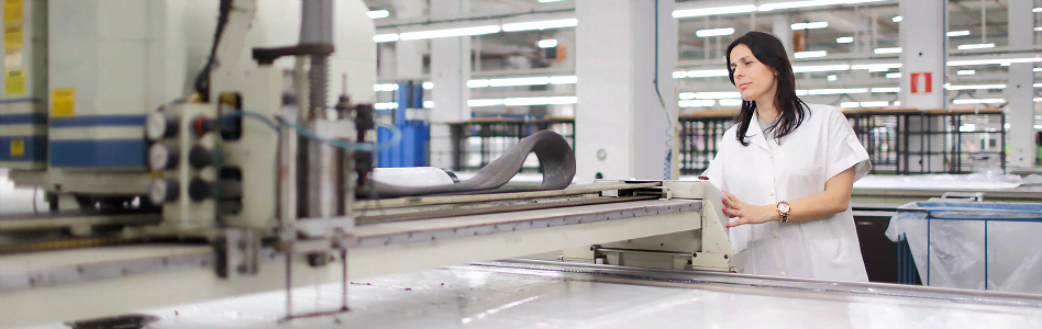 Proceso de corte en la sede de Inditex en Arteixo. Inditex se hace con el 100% de Indipunt